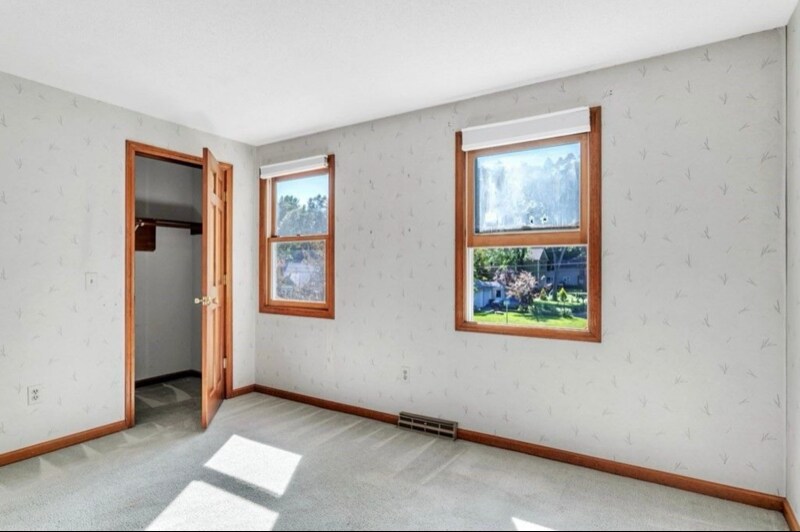 Building Photo - 63 Oakwood Dr