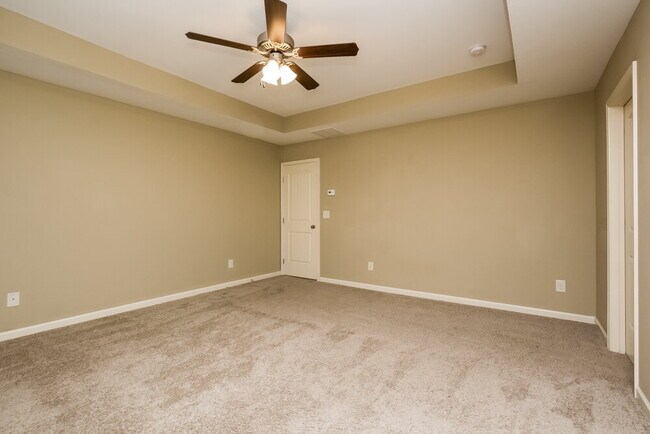 Building Photo - 338 Camellia Way