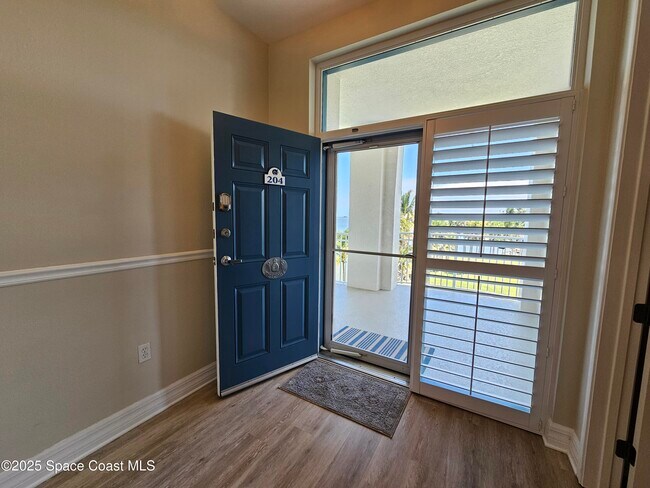 Building Photo - 590 S Banana River Dr