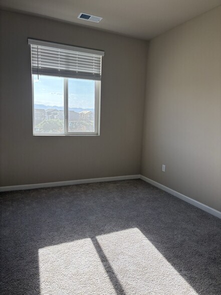Building Photo - 978 Nettle Ln