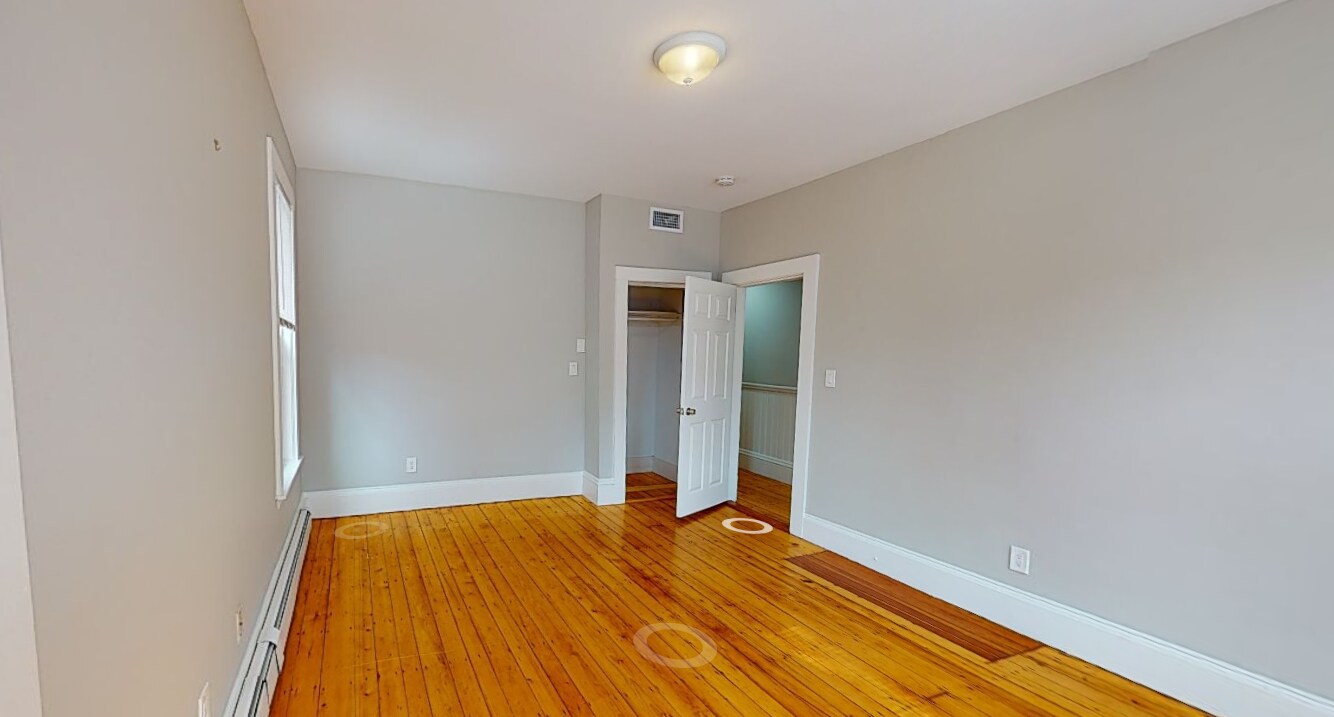 Building Photo - 9 Beacon St