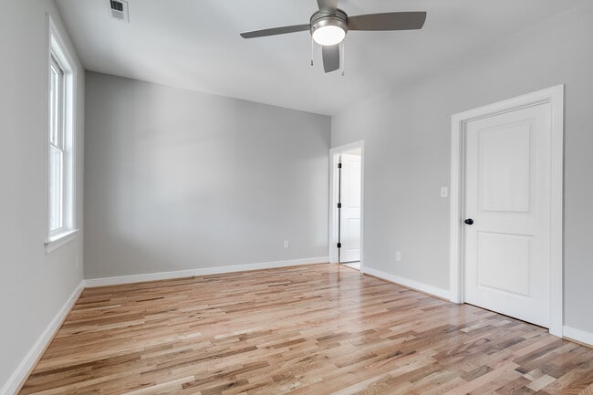 Building Photo - 313 W 26th St