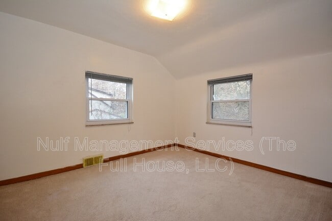 Building Photo - 2025 Fairland St