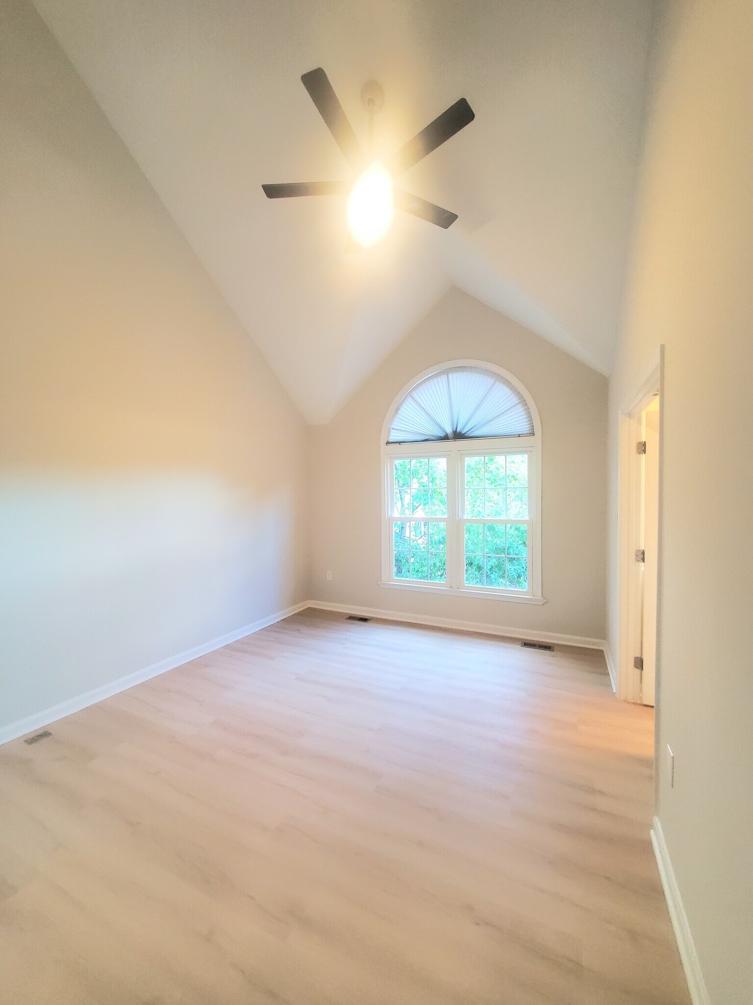 Building Photo - 14142 Betsy Ross Ln