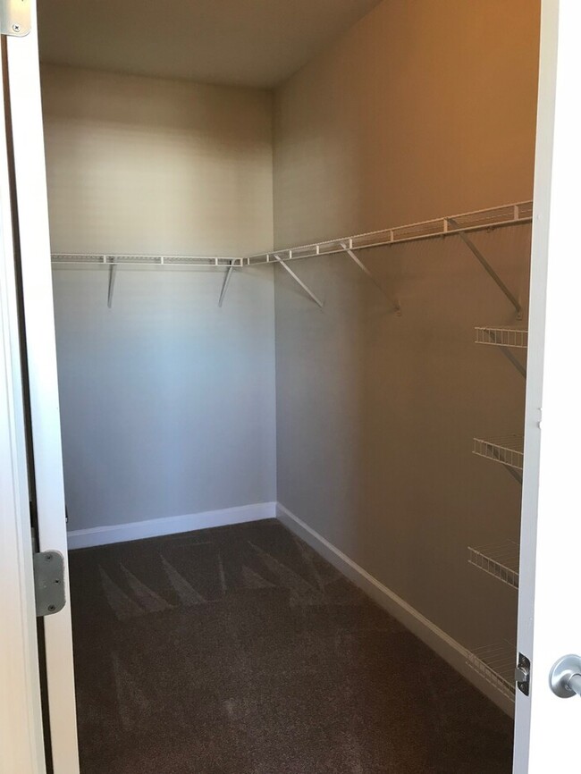 Building Photo - Legacy- 2 Bedroom, 2 Bathroom- 1075 sqft