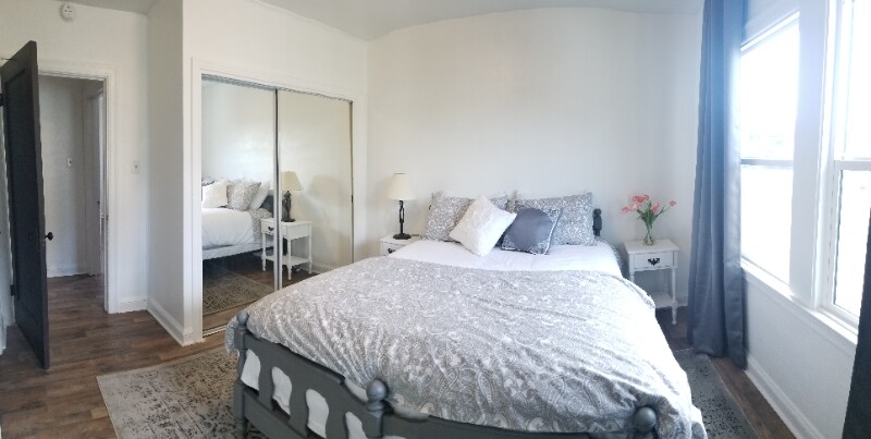 Building Photo - 362-364 W St Charles St