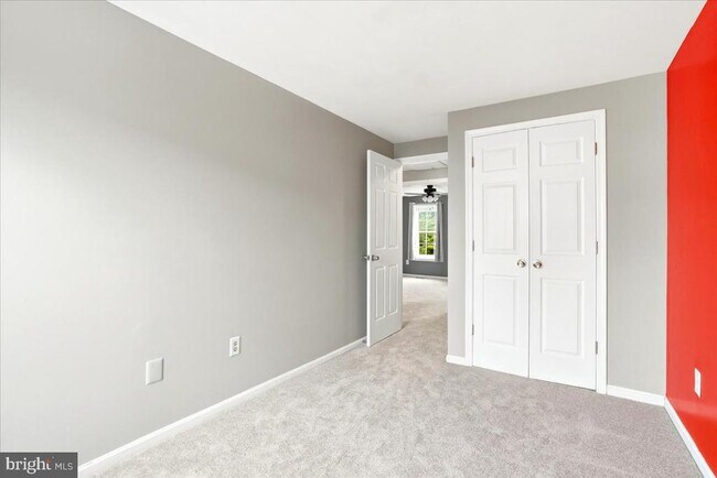 Building Photo - 5735 Sunset View Ln