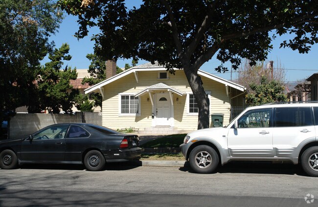 Building Photo - 123 E Palmer Ave