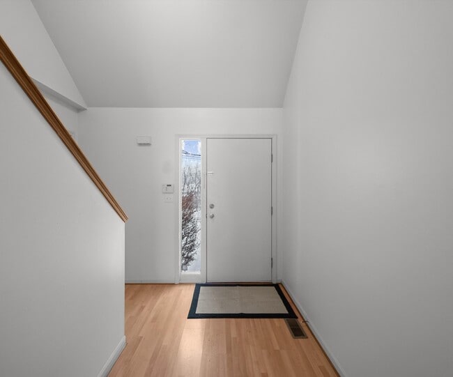 Building Photo - 905 Wildt St