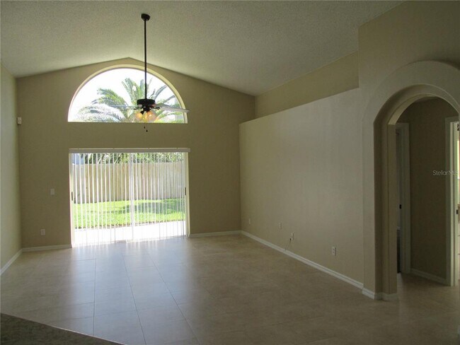 Building Photo - 1524 Maximilian Dr