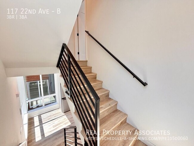 Building Photo - 117 22nd Ave