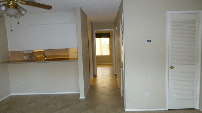 Building Photo - **Move In Special-50% Off First Months Rent**
