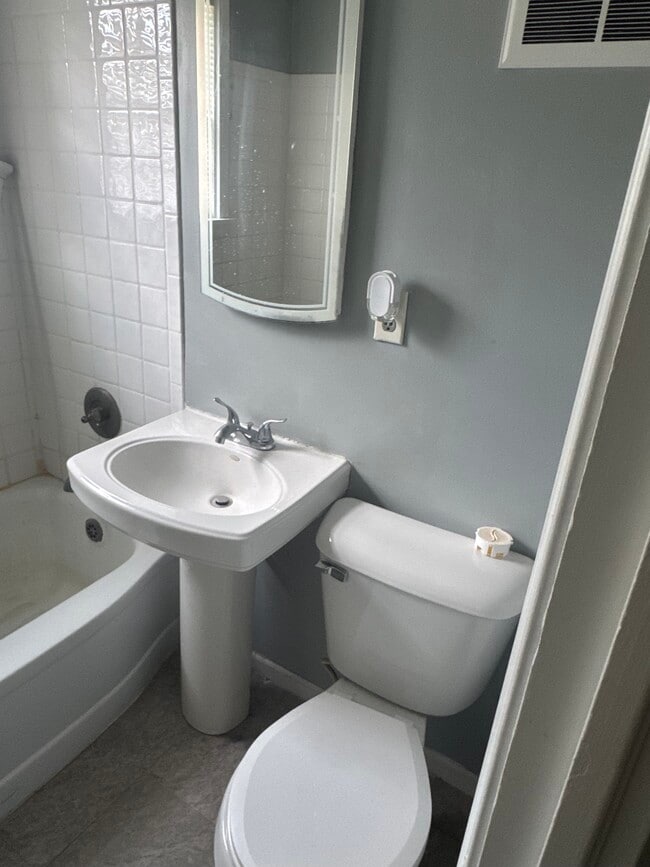 Building Photo - 751 S Miller Ct