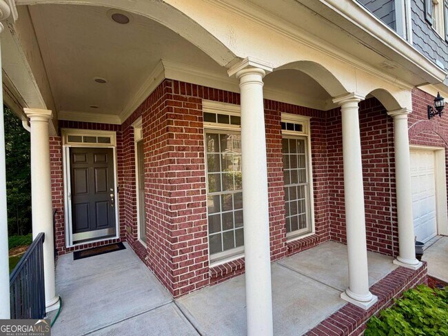 Building Photo - 906 Wescott Ln NE