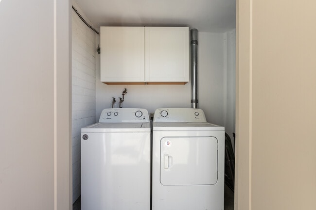 Full sized washer and dryer off private patio - 6030 N 15th St