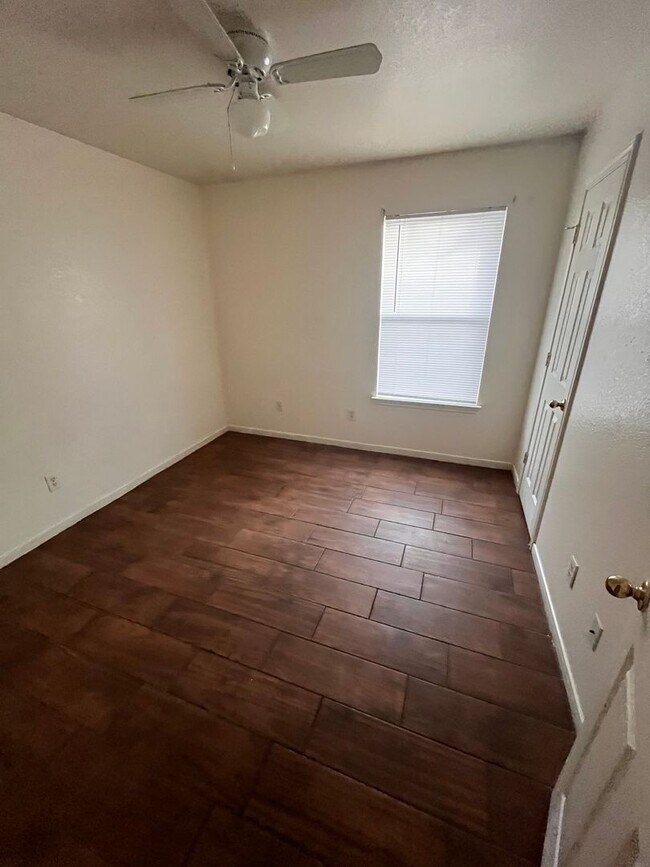 Building Photo - 3302 Alicante Ct