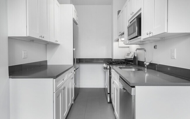 Building Photo - 12 East 86th St