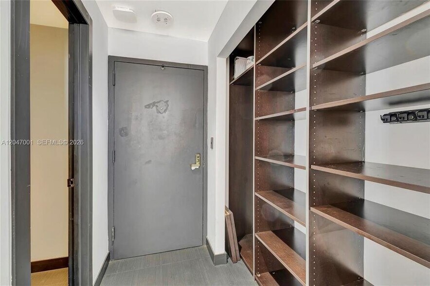 Building Photo - 11111 Biscayne Blvd