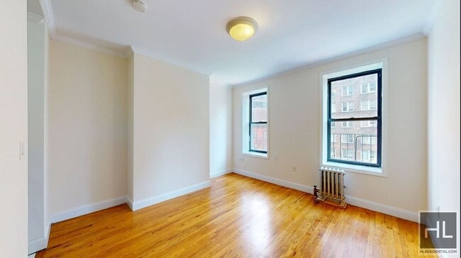 Building Photo - 711-712 2nd Ave