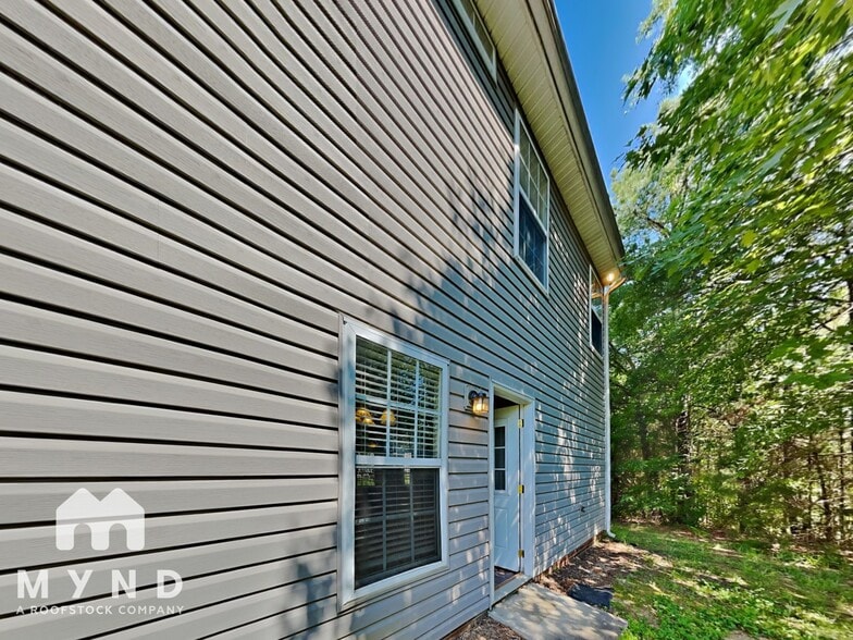 Building Photo - 4027 Old Glory Dr
