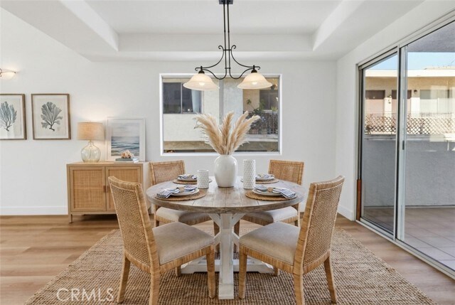 Building Photo - 200 N Catalina Ave