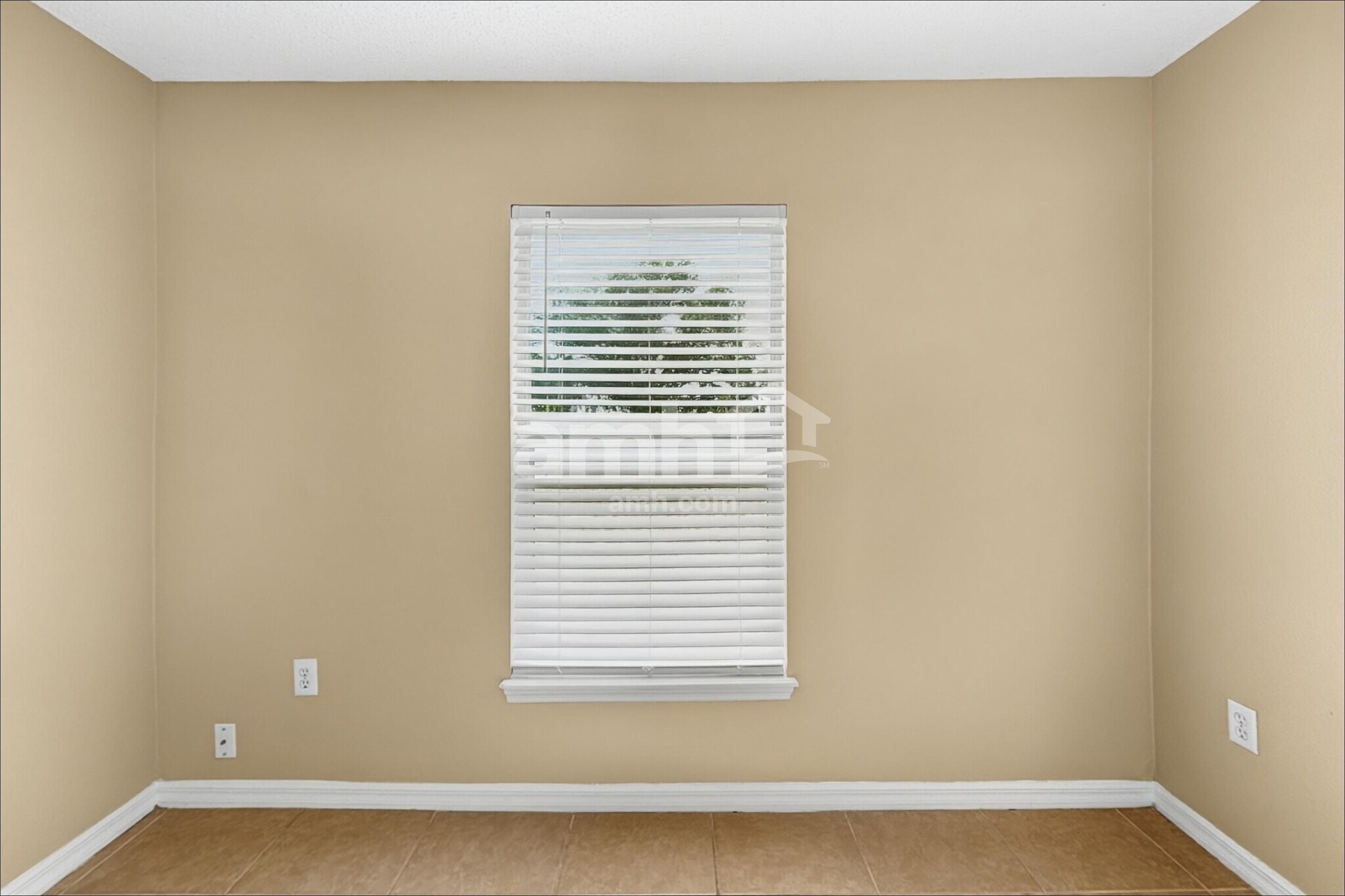 Building Photo - 950 Woodsong Way