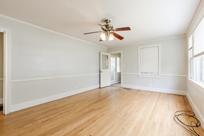 Building Photo - 119 Merrilat Ave