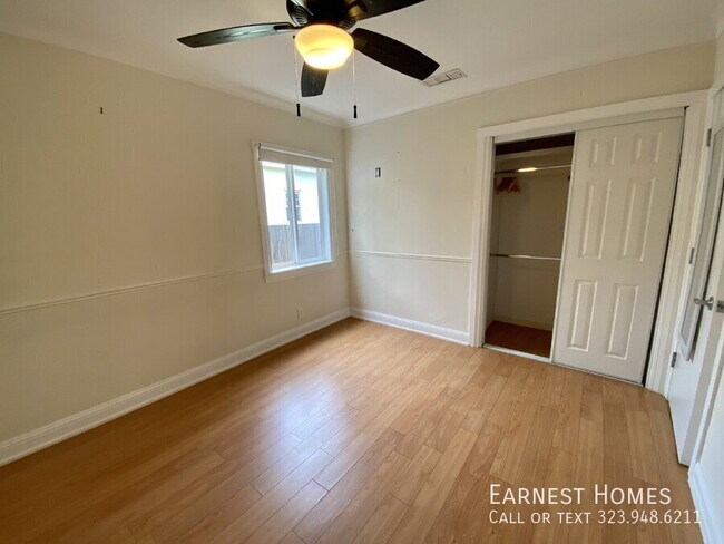 Building Photo - 2577 S Bundy Dr