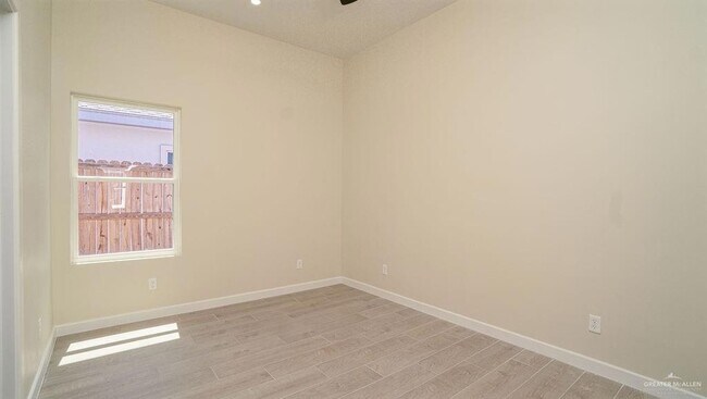 Building Photo - 5705 Notre Dame Ave