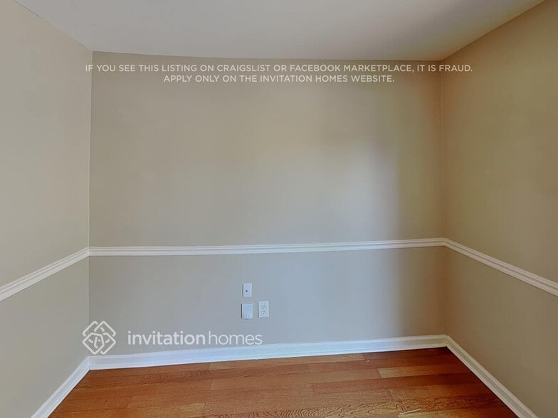 Building Photo - 2730 Englewood Dr