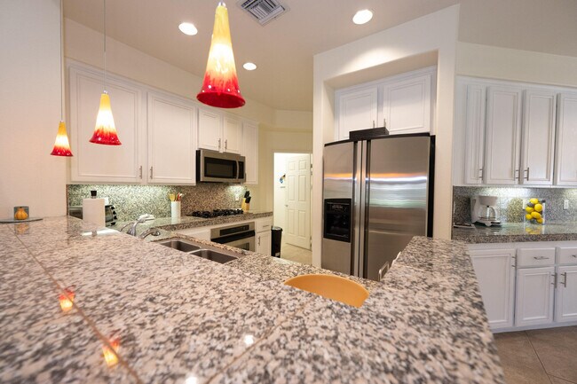 Building Photo - 45439 Shaugnessy Dr