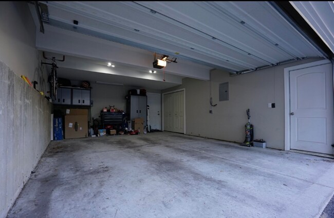 Building Photo - 38 Perham St