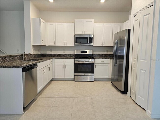 Building Photo - 8309 Crescent Oaks Dr