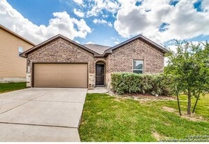 Building Photo - 1330 Plaza Lake Dr