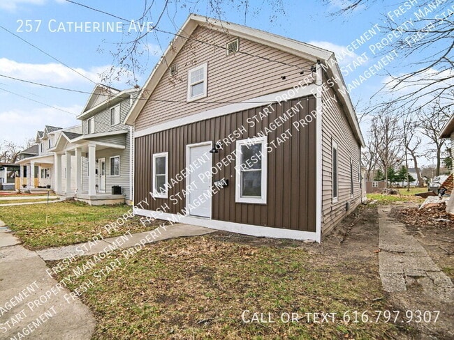 Building Photo - 257 Catherine Ave
