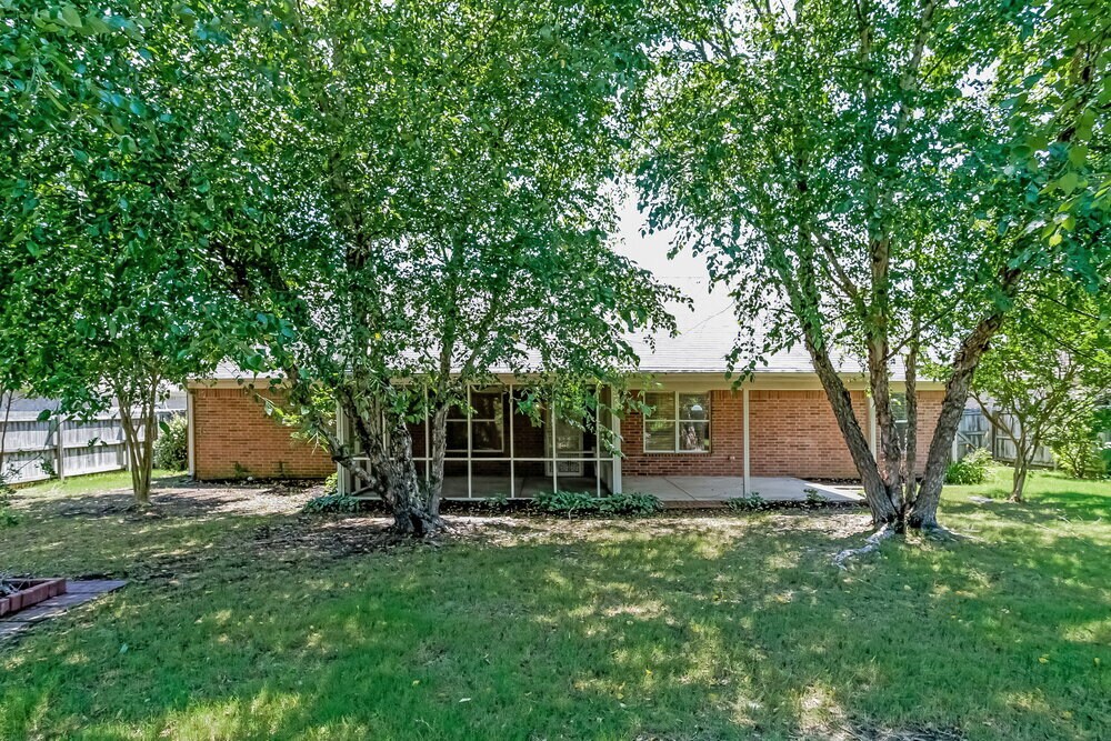 Building Photo - 6399 Sandbourne W