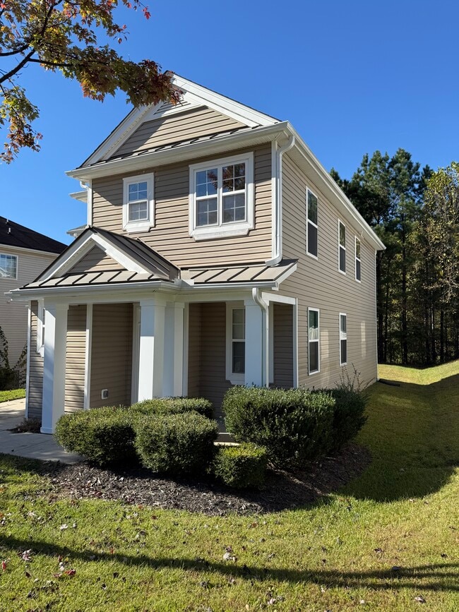 Building Photo - 721 Pebblestone Dr