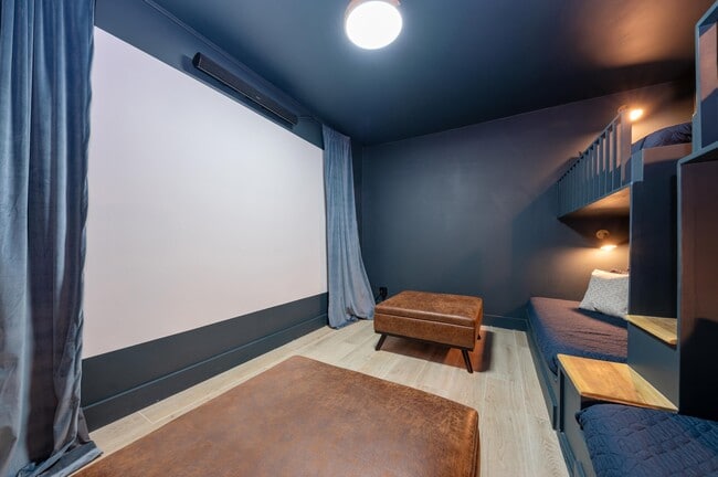 Building Photo - 2385 Zeder Ave