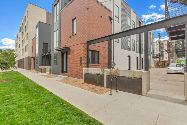 Building Photo - 635 Inca St