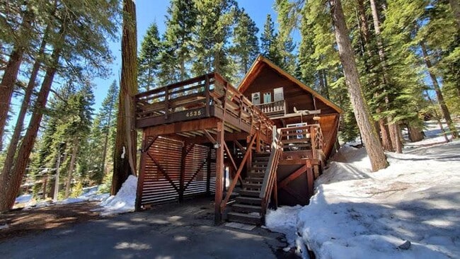 Building Photo - LONG-TERM RENTAL: Great Cedar Flat Home wi...