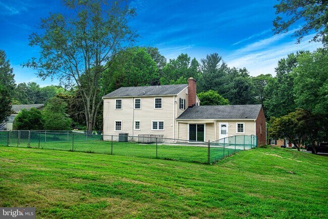 Building Photo - 205 E Ring Factory Rd