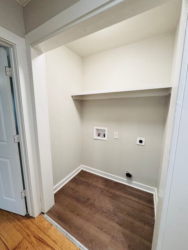 Building Photo - 3577 Mission Dr