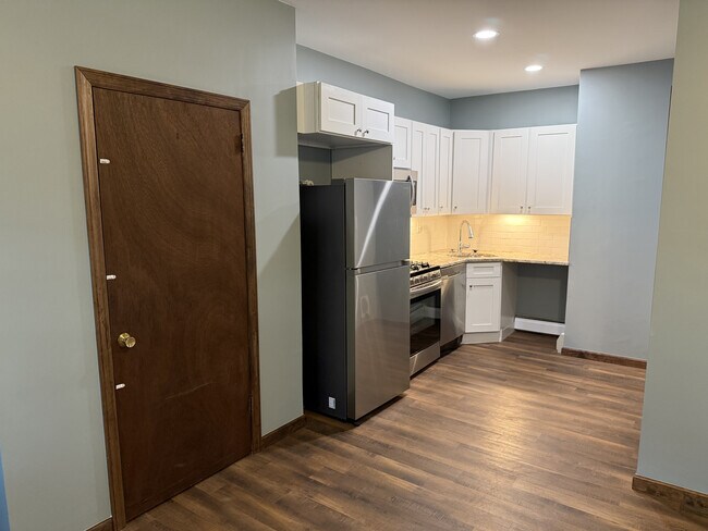 Building Photo - 237 Franklin Ave