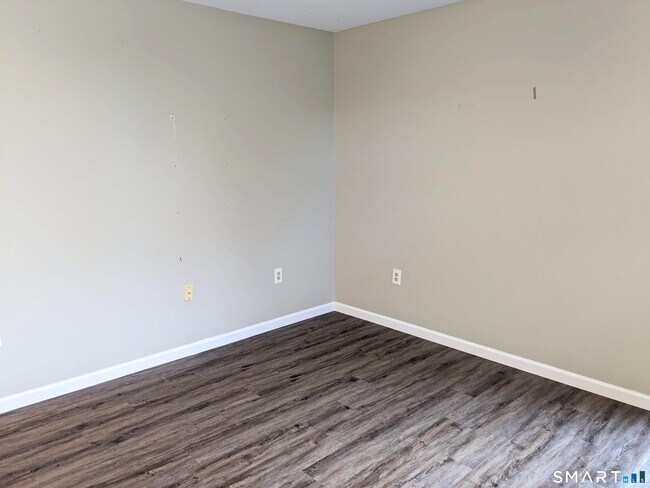 Building Photo - 44 Great Meadow Ln