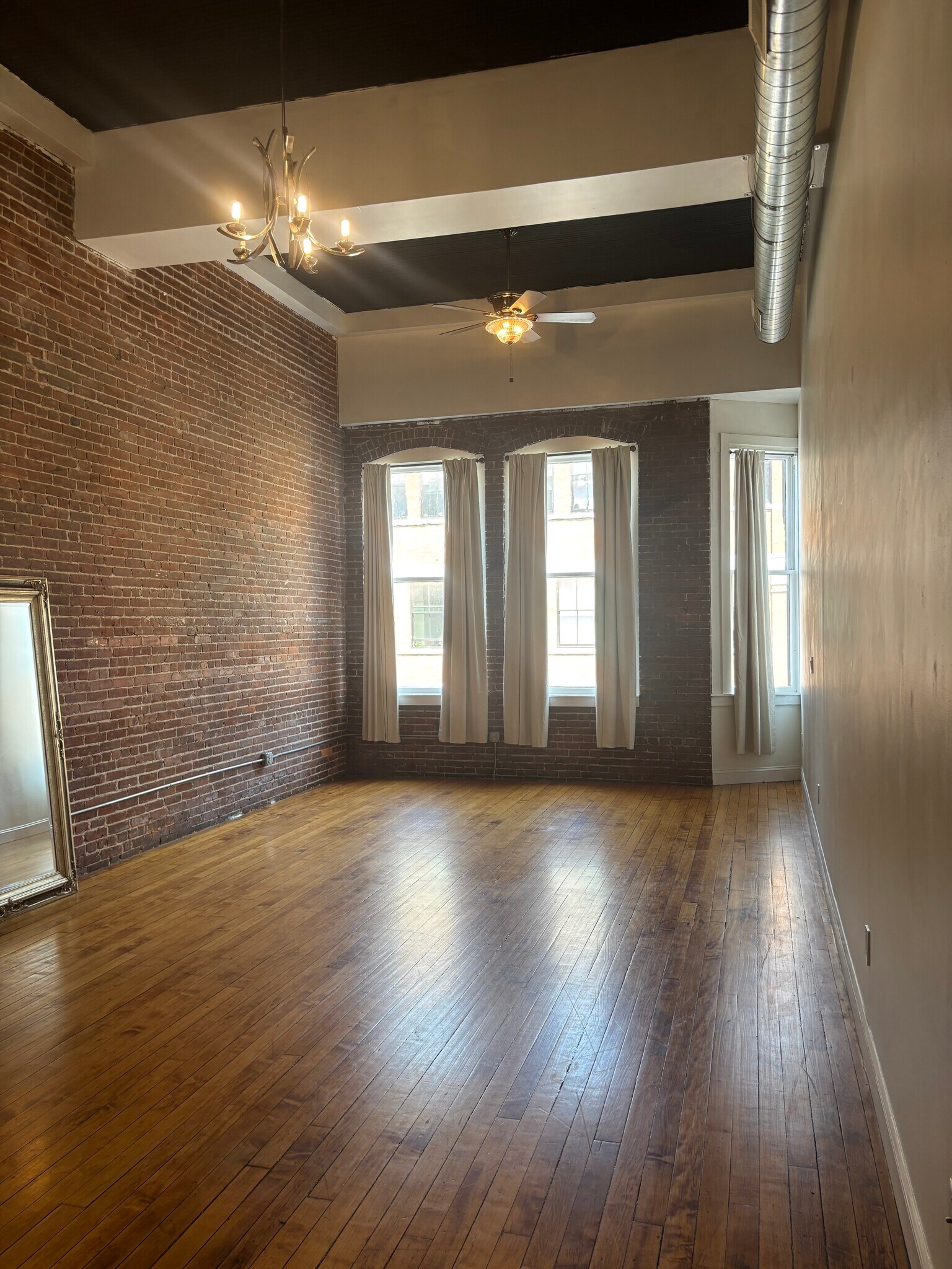 Building Photo - 124 Washington St