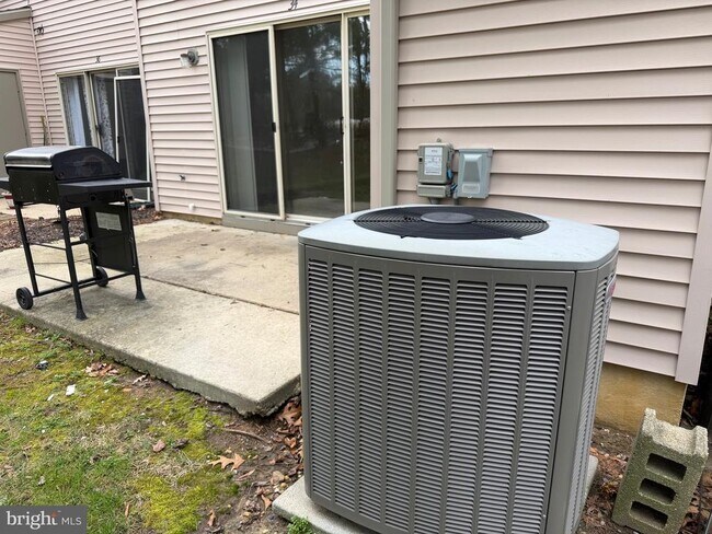 Building Photo - 34 Woodbrook Dr