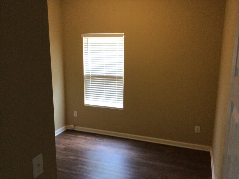 Building Photo - 1045 Brookgreen Ln