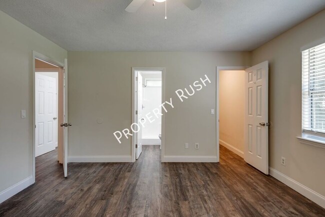 Building Photo - 4326 Worsham Ave. - Charming 3 bed/2 full ...