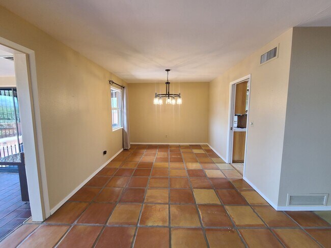 Building Photo - Beautiful 3bedroom 2bathroom
