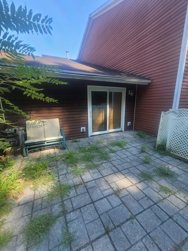 Building Photo - 106 Quail Dr